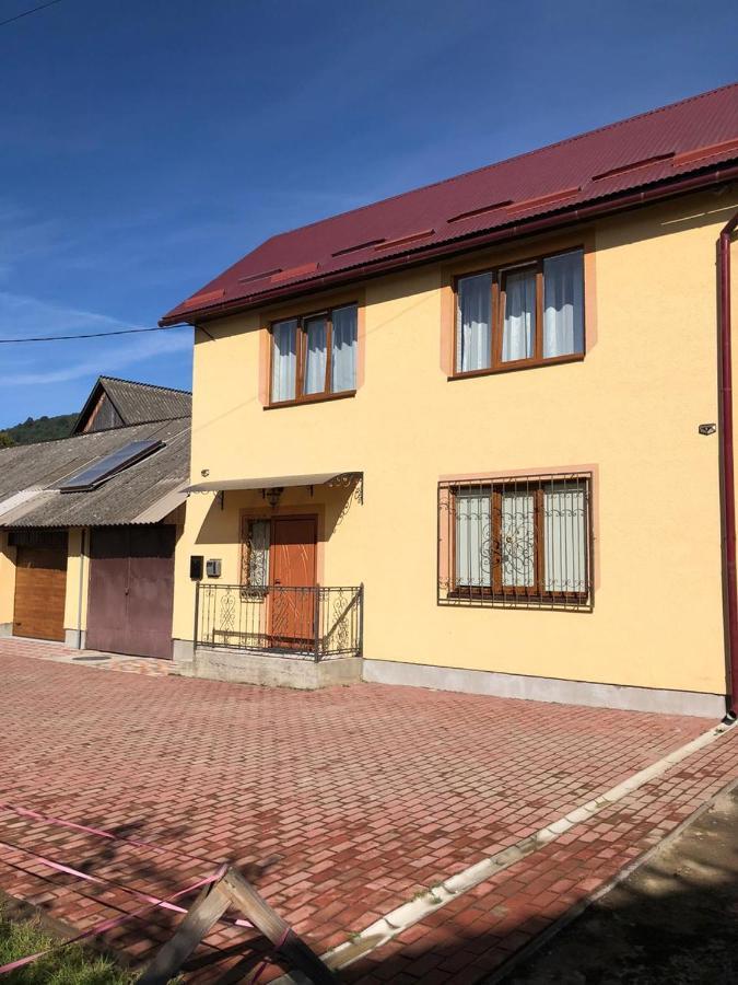 Appartamento Затишна Оселя Mizhhirya  Esterno foto