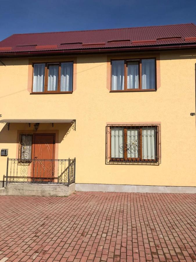Appartamento Затишна Оселя Mizhhirya  Esterno foto