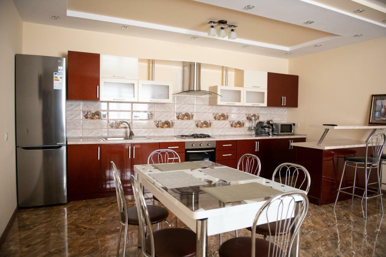 Appartamento Затишна Оселя Mizhhirya  Esterno foto